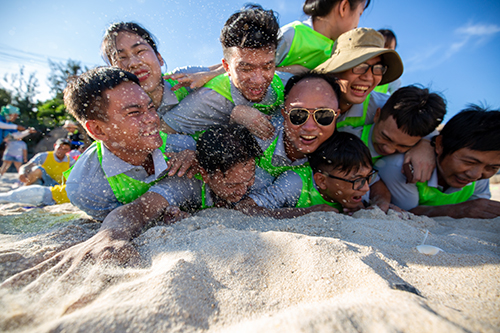 CÔNG TY TNHH XÂY DỰNG TM DV  HỪNG SÁNG