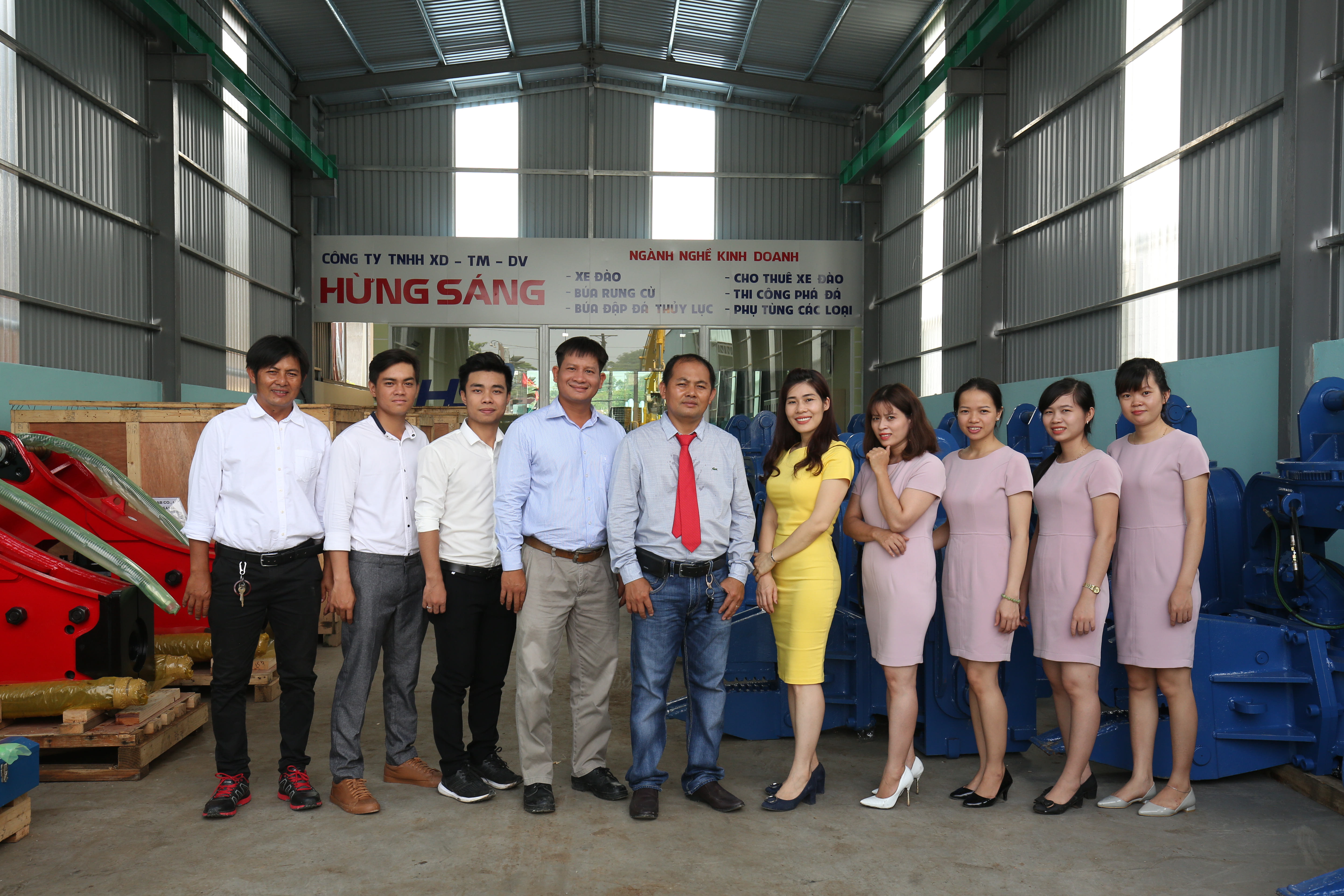 CÔNG TY TNHH XÂY DỰNG TM DV  HỪNG SÁNG