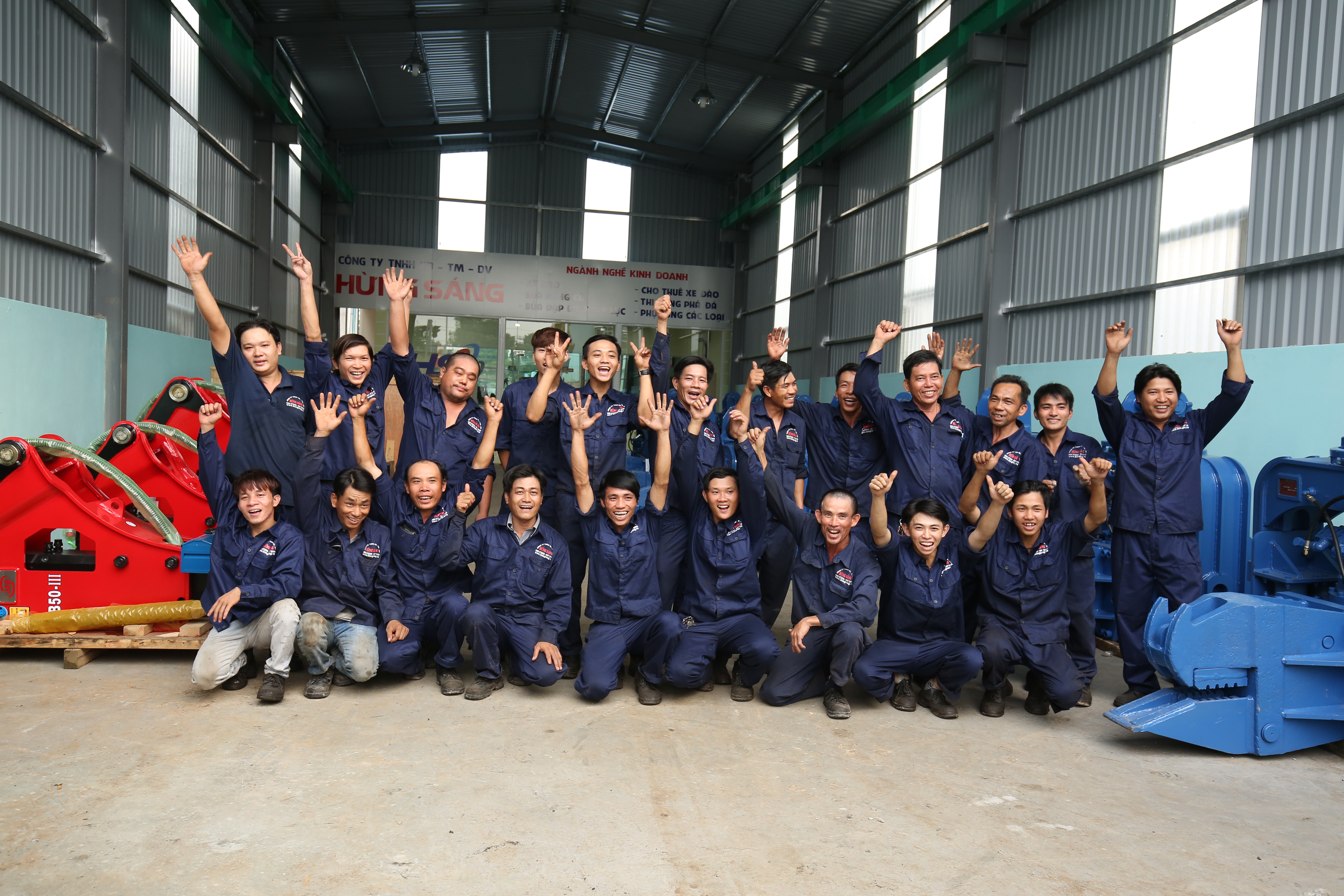 CÔNG TY TNHH XÂY DỰNG TM DV  HỪNG SÁNG