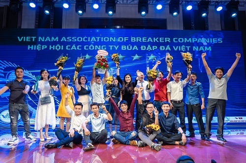 CÔNG TY TNHH XÂY DỰNG TM DV  HỪNG SÁNG