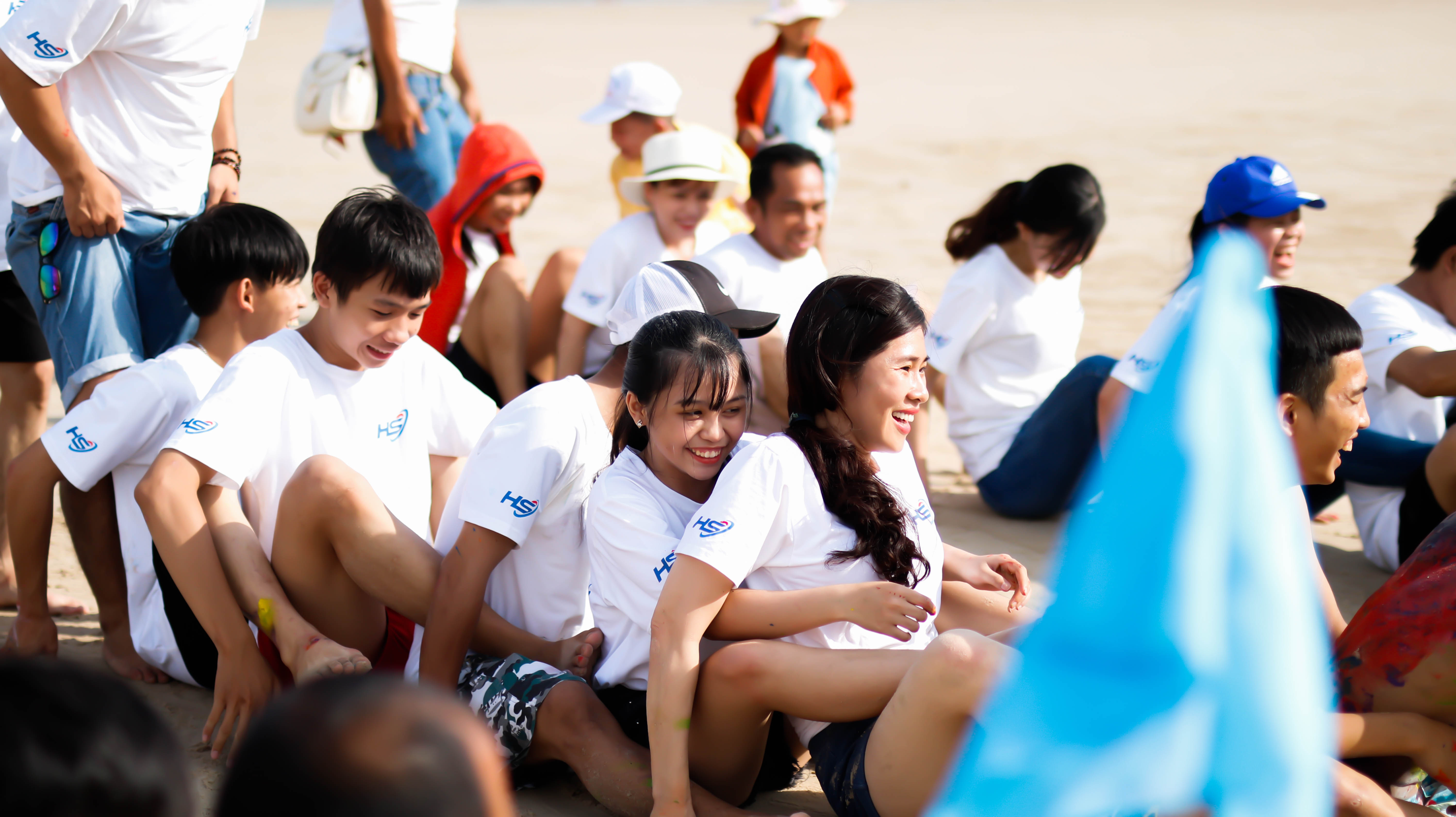 CÔNG TY TNHH XÂY DỰNG TM DV  HỪNG SÁNG