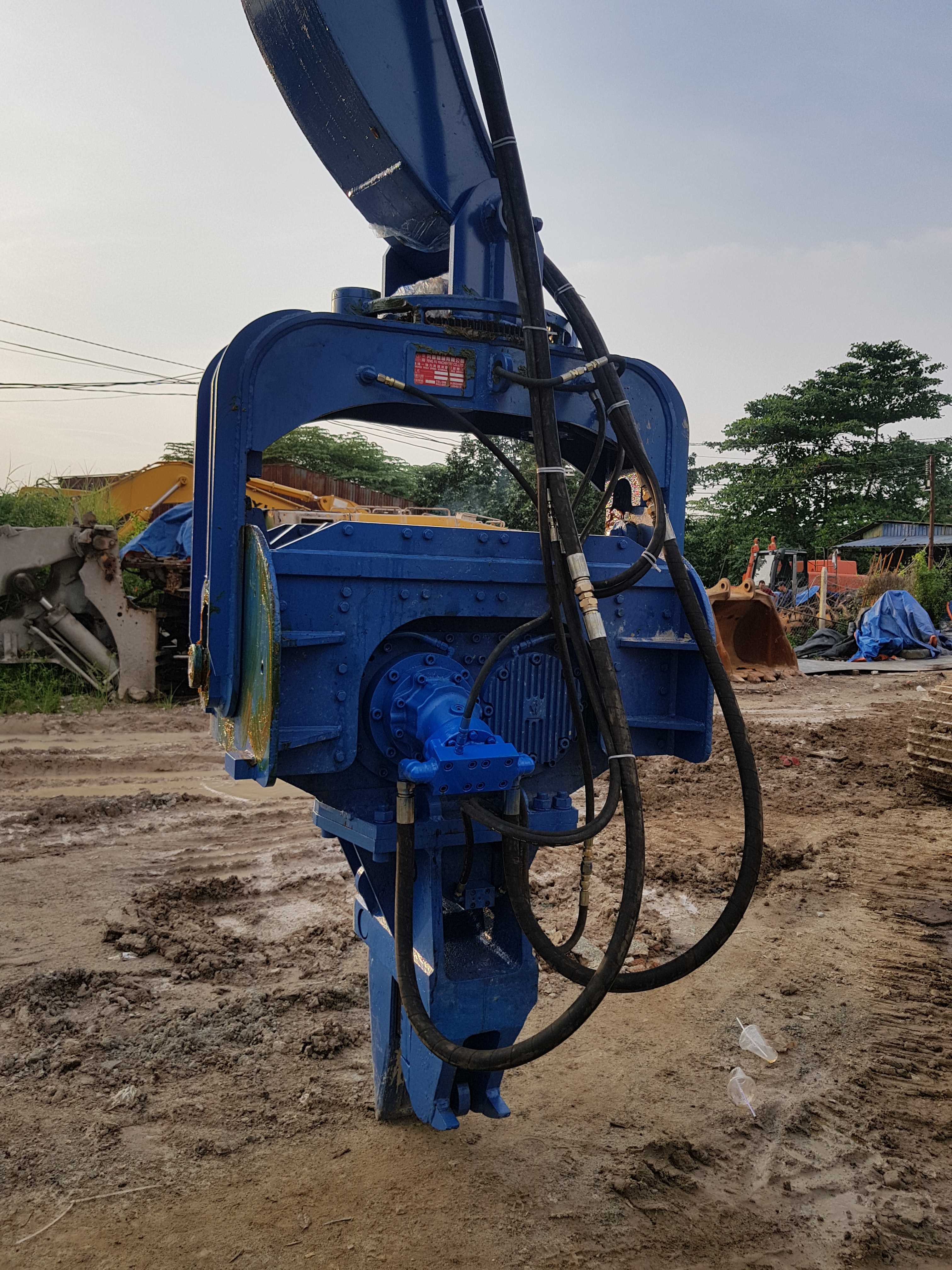 Búa Rung PCF-400 Công ty Hừng Sáng