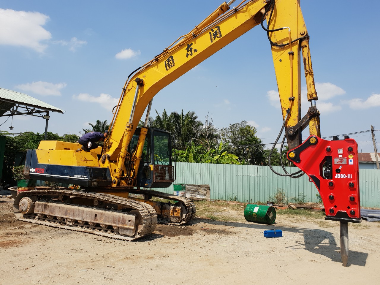 Dịch Vụ Cho Thuê Búa Đập Đá