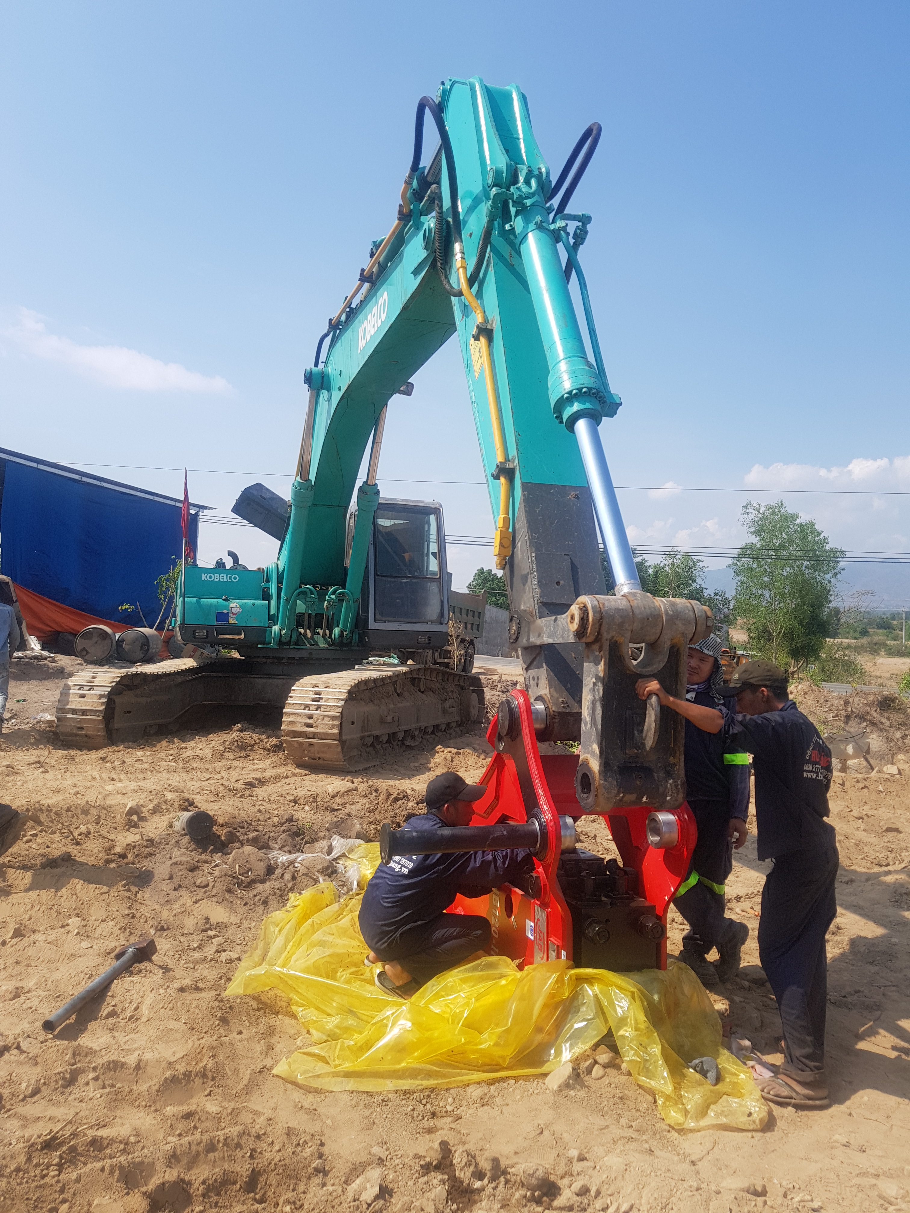 NHỮNG LƯU Ý KHI SỬ DỤNG BÚA ĐẬP ĐÁ