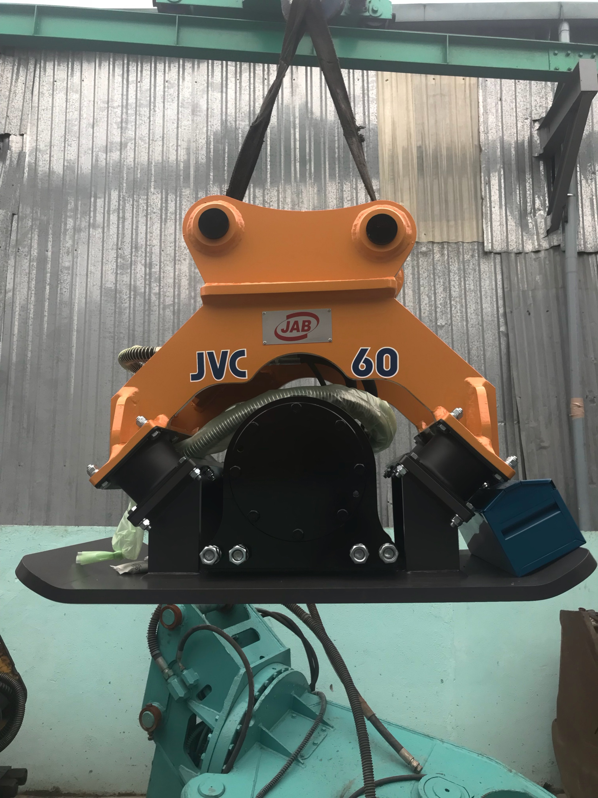 MÁY  ĐẦM TẤM RUNG HỮU DỤNG NHƯ THẾ NÀO ?