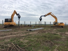 Cho Thuê Xe Đào Gắn Búa Rung